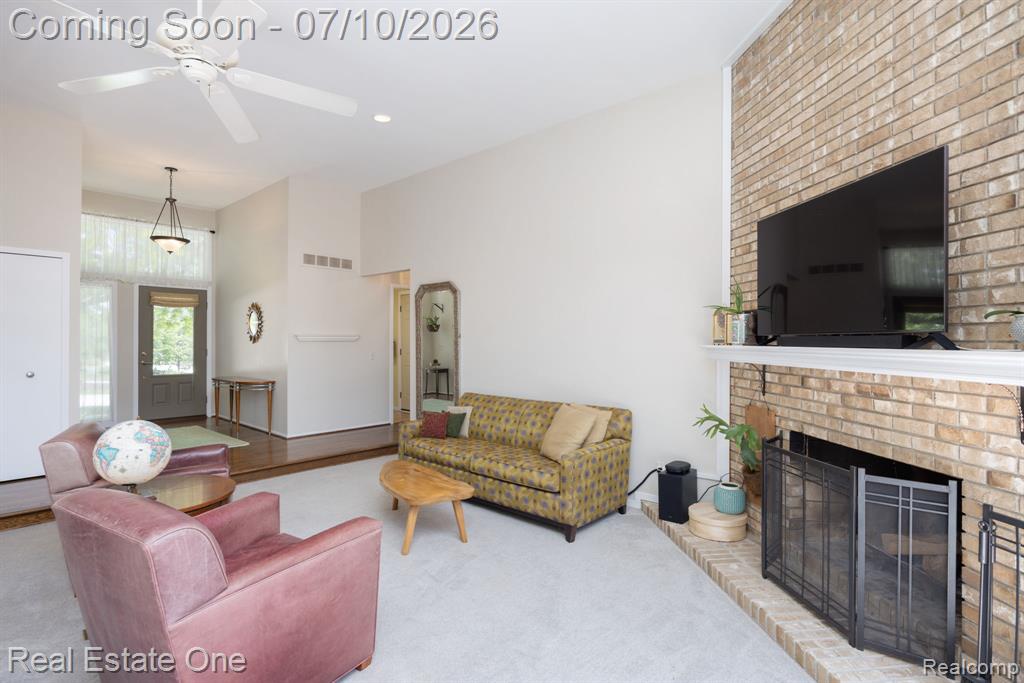 986 River Bend Drive, Rochester Hills, MI 48307 — Photo 7