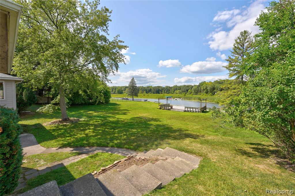 2354 Grove Park Road, Fenton, MI 48430 — Photo 35