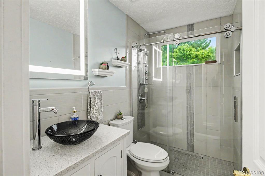 5183 Owosso Road, Fowlerville, MI 48836 — Photo 17