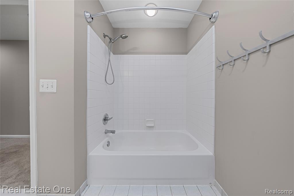 4659 Camelina Street, Commerce Twp, MI 48382 — Photo 40
