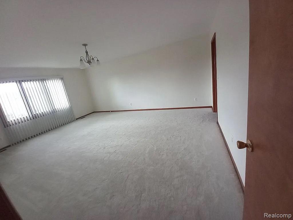 47630 Robins Nest Drive, Utica, MI 48315 — Photo 9
