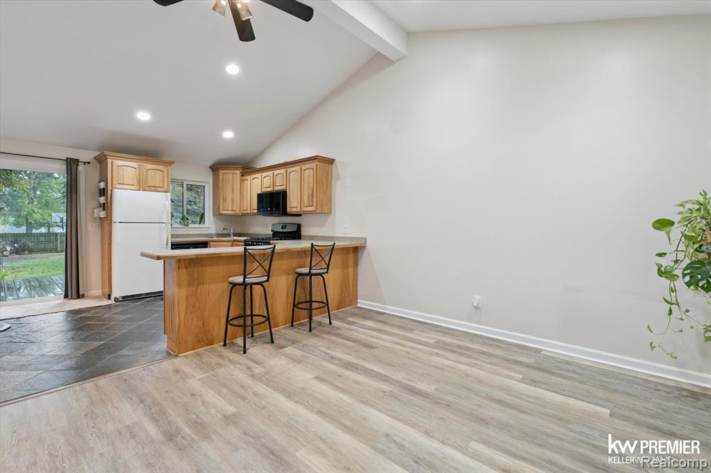 4810 Hobson Avenue, Waterford, MI 48328 — Photo 4