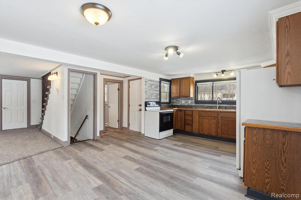 5369 SITKA Street, Burton, MI 48519 — Photo 10
