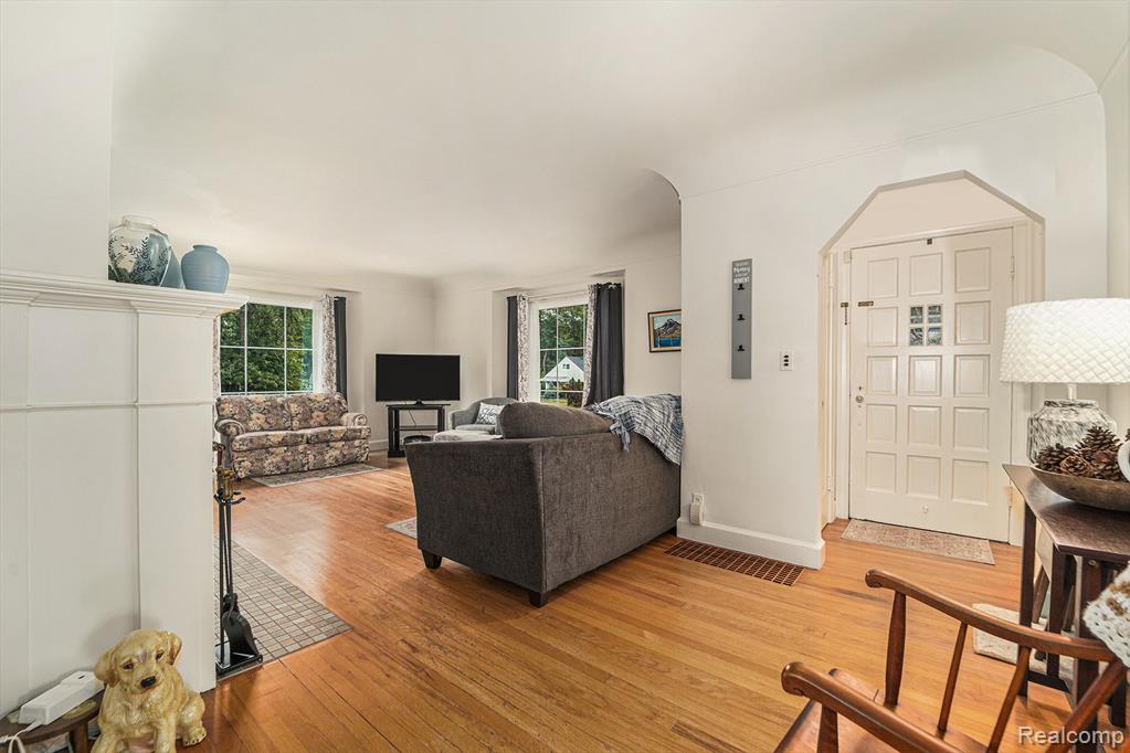 8077 Janis Street, Shelby Twp, MI 48317 — Photo 6