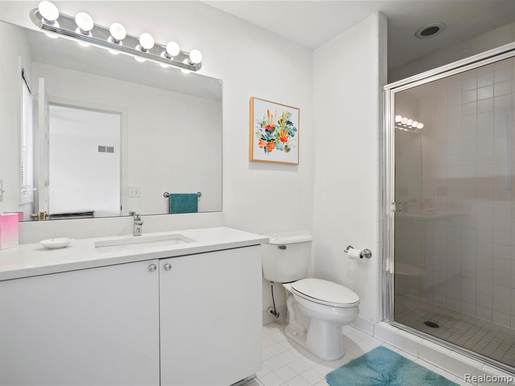 6671 CHELSEA, West Bloomfield, MI — Photo 23