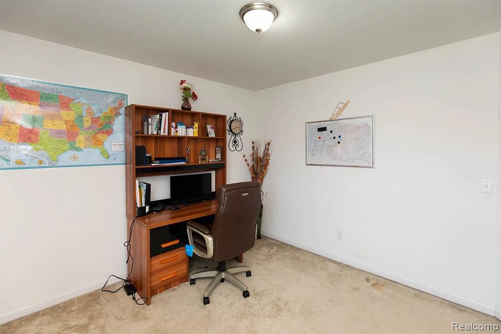 51123 Brompton, Novi, MI — Photo 19