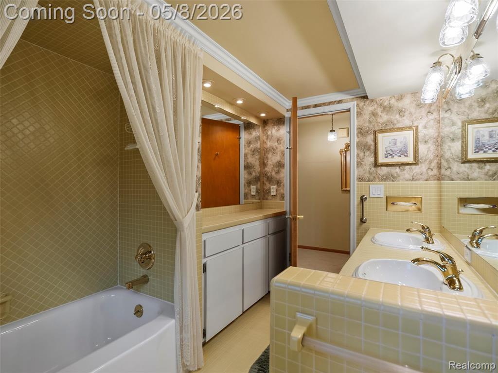 38523 Manchester Street, Clinton Twp, MI 48036 — Photo 27