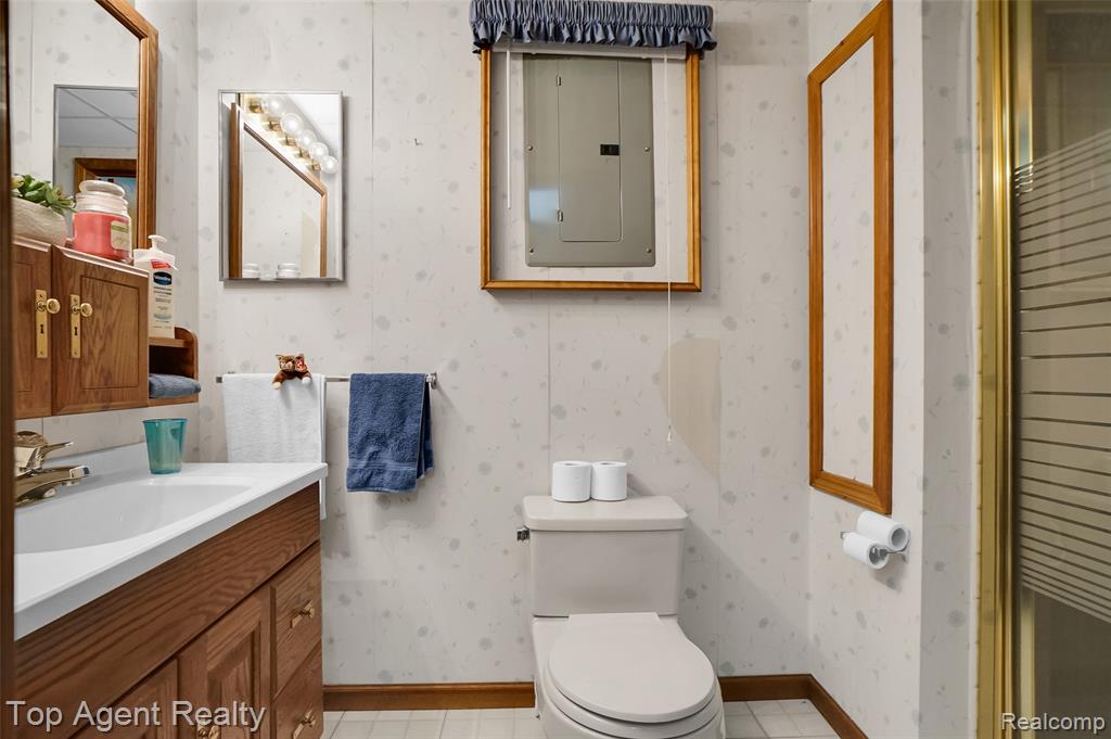 43058 W Kirkwood Drive, Clinton Twp, MI 48038 — Photo 25