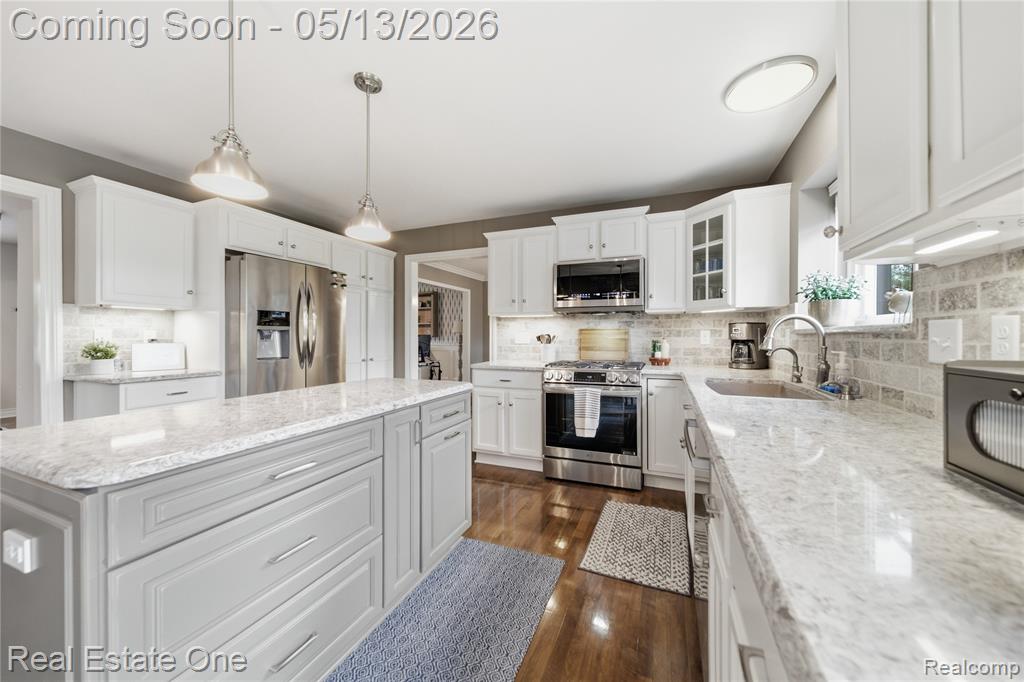 1031 Crestwood Court, South Lyon, MI 48178 — Photo 11