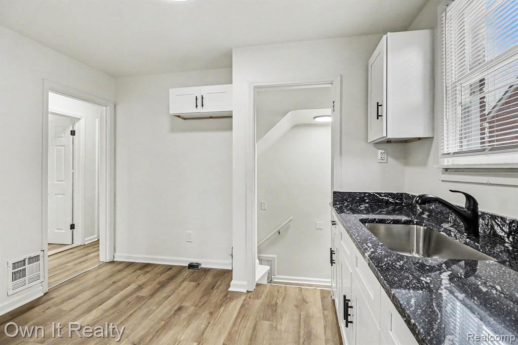 11276 Somerset Avenue, Detroit, MI 48224 — Photo 9