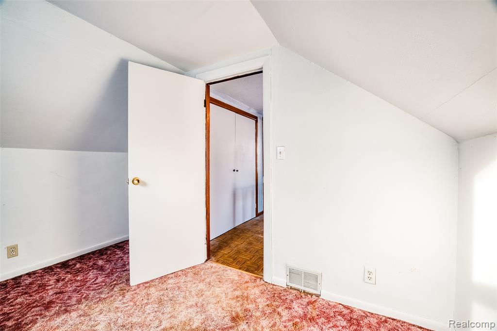 419 W Bernhard Avenue, Hazel Park, MI 48030 — Photo 19