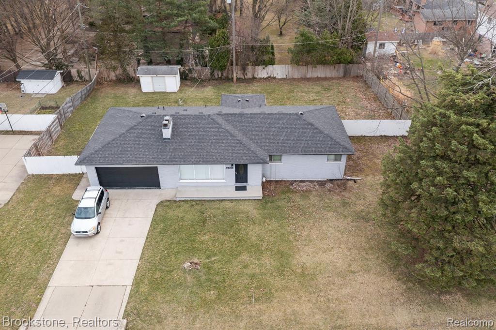 41920 MAROLD Drive, Sterling Heights, MI 48314 — Photo 2