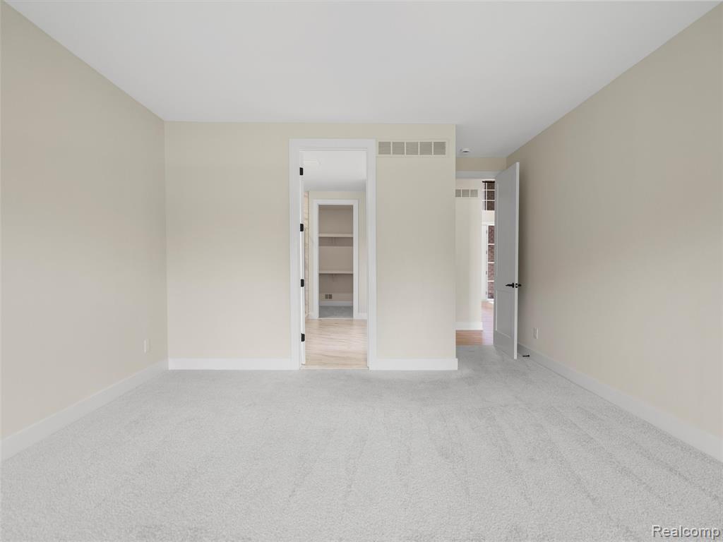 45070 TWIN RIVER Drive, Macomb, MI 48044 — Photo 26