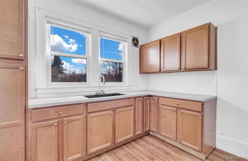5573 Montclair Street, Detroit, MI 48213 — Photo 11