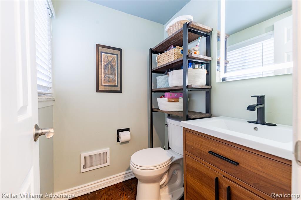 1466 Shankin Court, Wolverine Lake, MI 48390 — Photo 20
