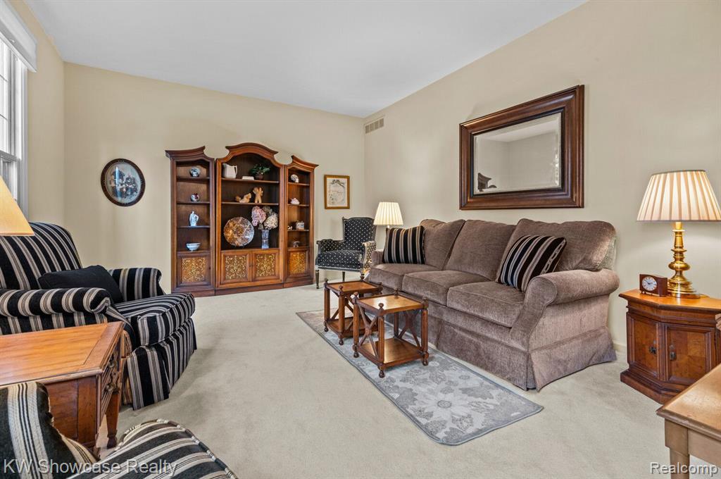 5294 BRIDGE Trail E, Commerce Twp, MI 48382 — Photo 5