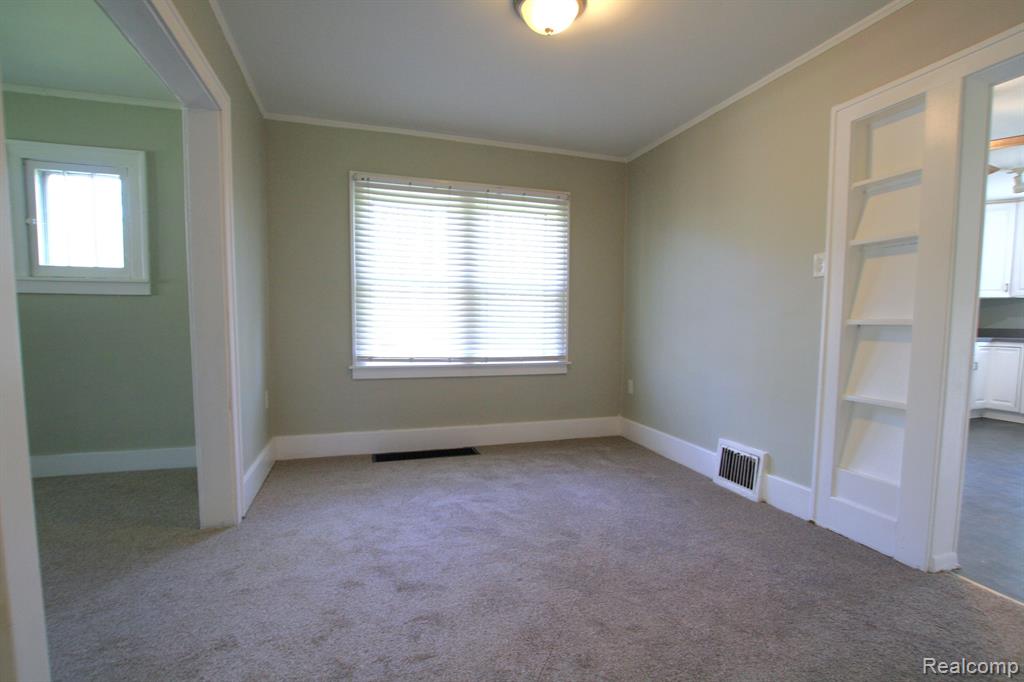 7035 PONTIAC LAKE Road, Waterford, MI 48327 — Photo 12