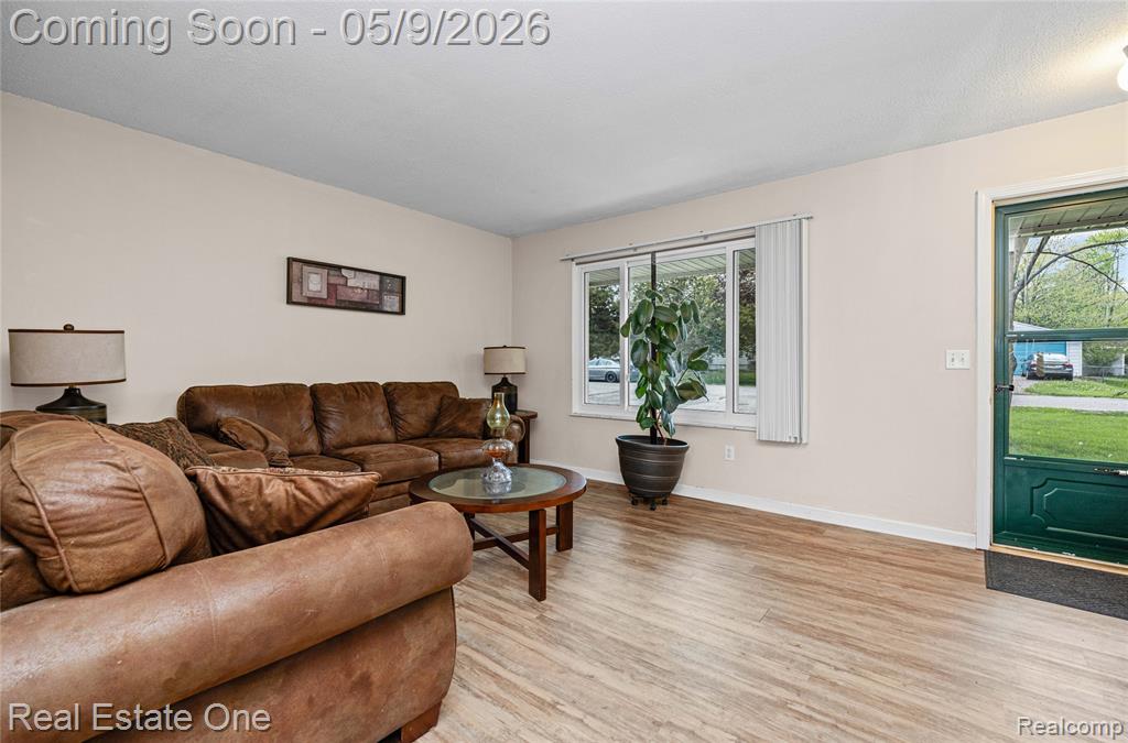 537 Woodbridge Circle, Waterford, MI 48327 — Photo 12