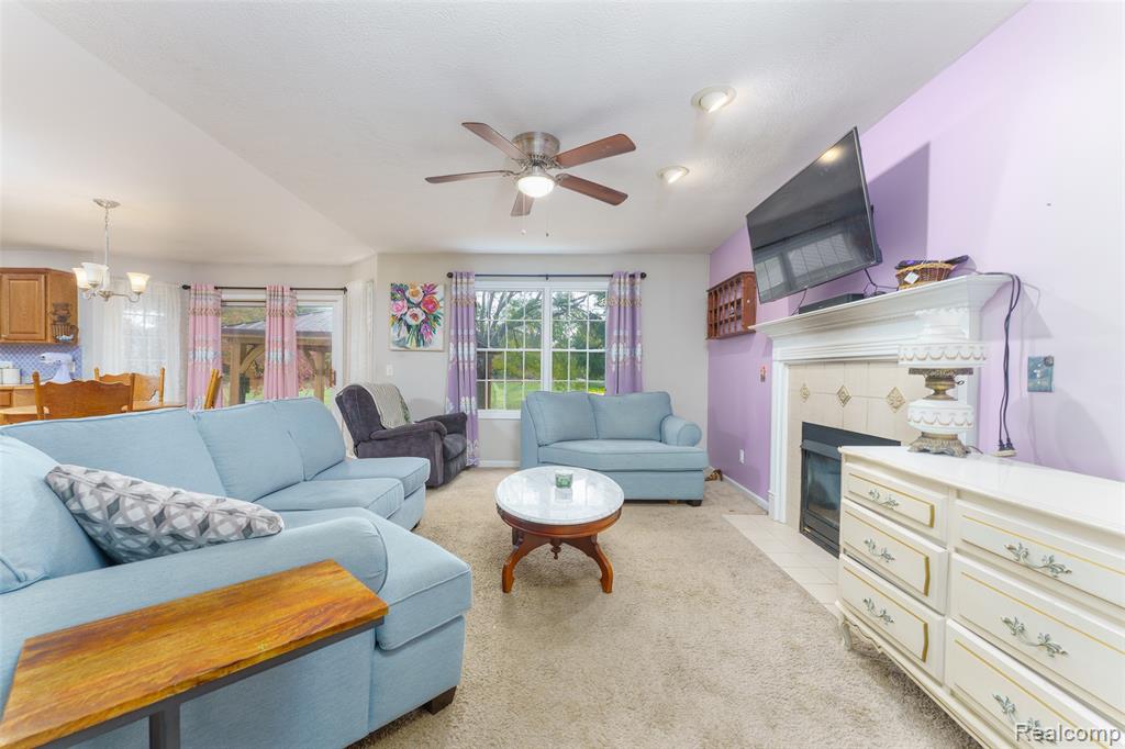 10887 Mackinaw Trail, Fowlerville, MI 48836 — Photo 11