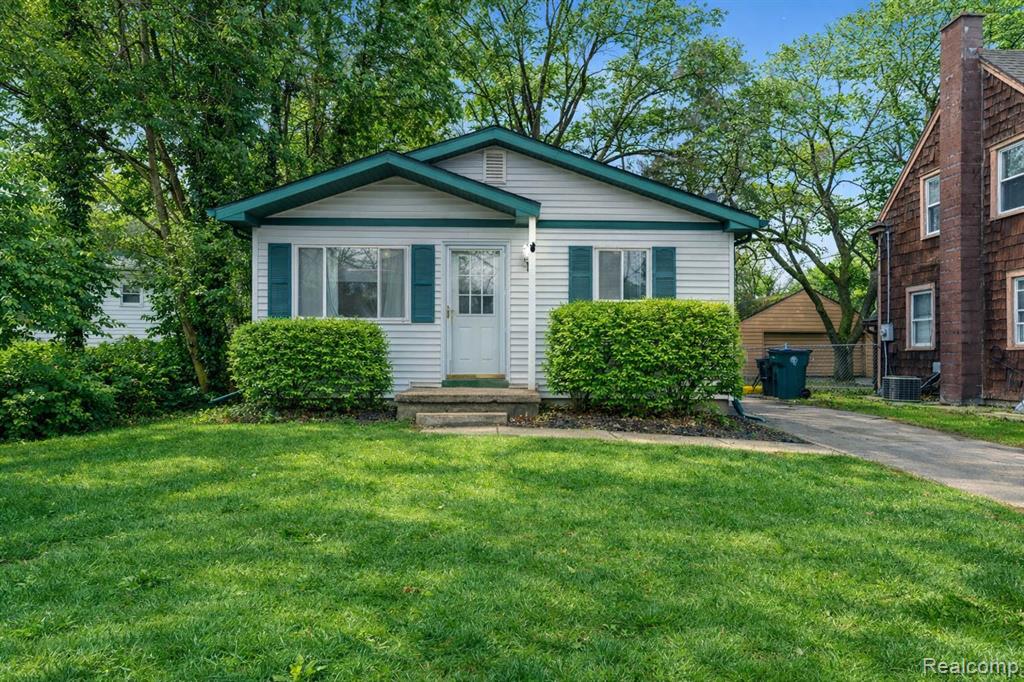 513 Stoddard Avenue, East Lansing, MI 48823 — front exterior