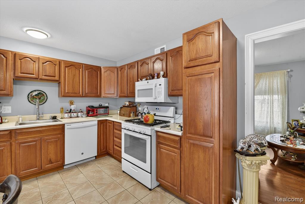 6198 Brancheau Road, Newport, MI 48166 — Photo 22