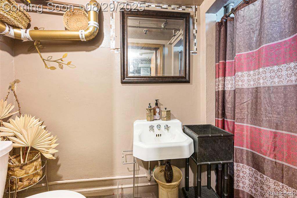 8143 Sirron Street, Detroit, MI 48234 — Photo 22