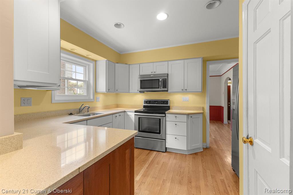 645 ELMWOOD Street, Dearborn, MI 48124 — Photo 14