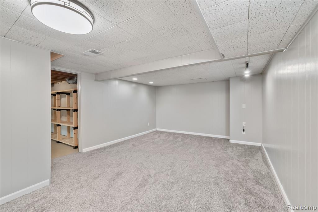 44114 Somerset Square, Canton, MI 48187 — Photo 36
