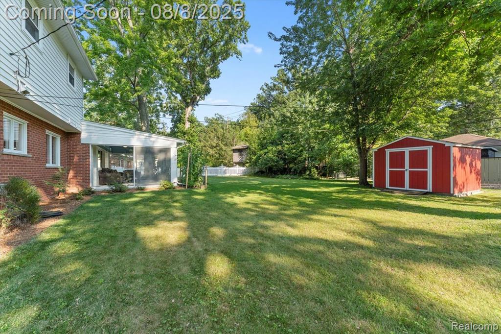 8751 Woodside Drive, Grosse Ile, MI 48138 — Photo 36