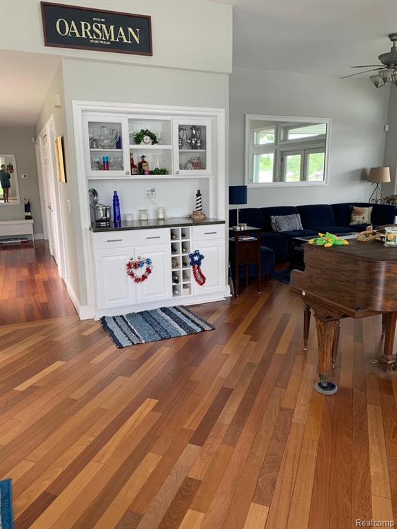 3895 Dorothy -- Main House Lane, Waterford, MI — Photo 13