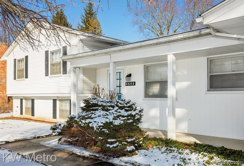 6603 TIMBER RIDGE Drive, Bloomfield Hills, MI 48301 — Photo 2