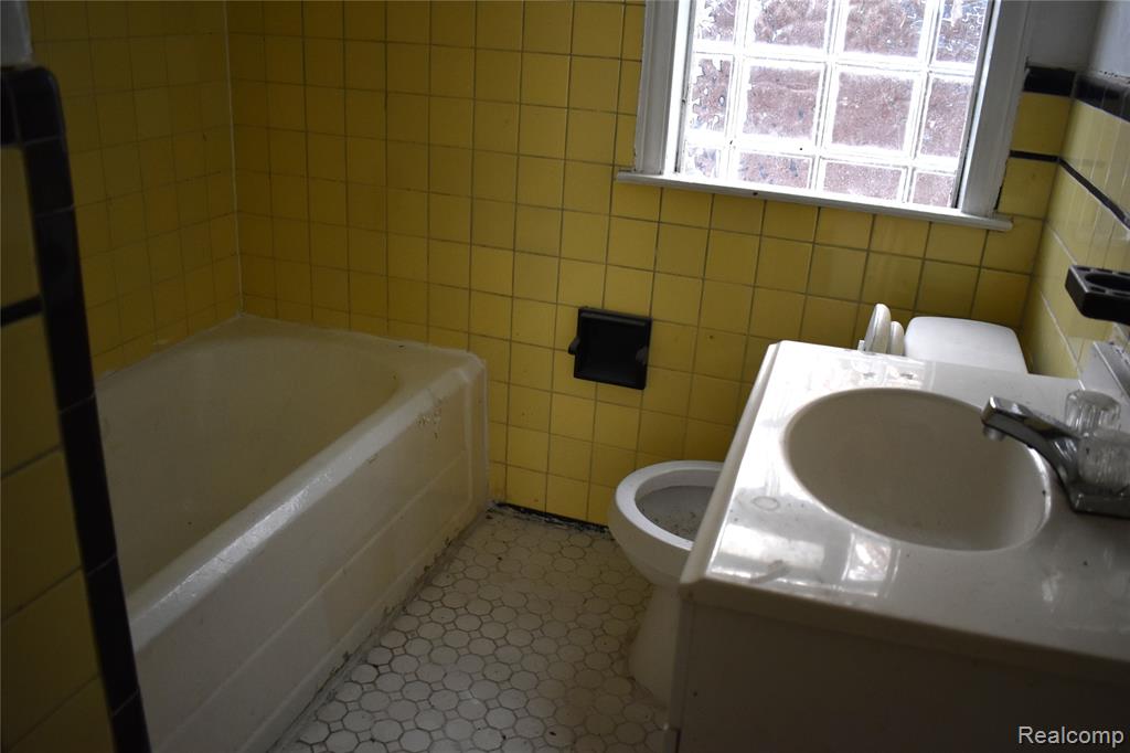 9729 Lakepointe Street, Detroit, MI 48224 — Photo 7