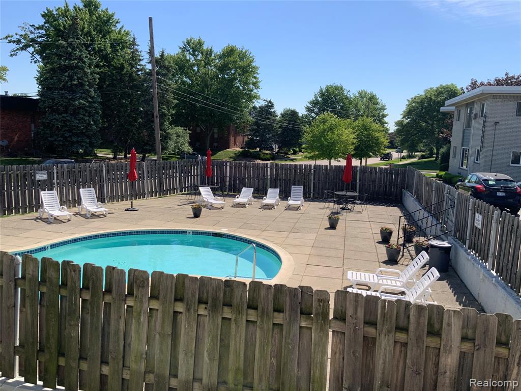 4910 Briarwood Avenue, Royal Oak, MI 48073 — Photo 4