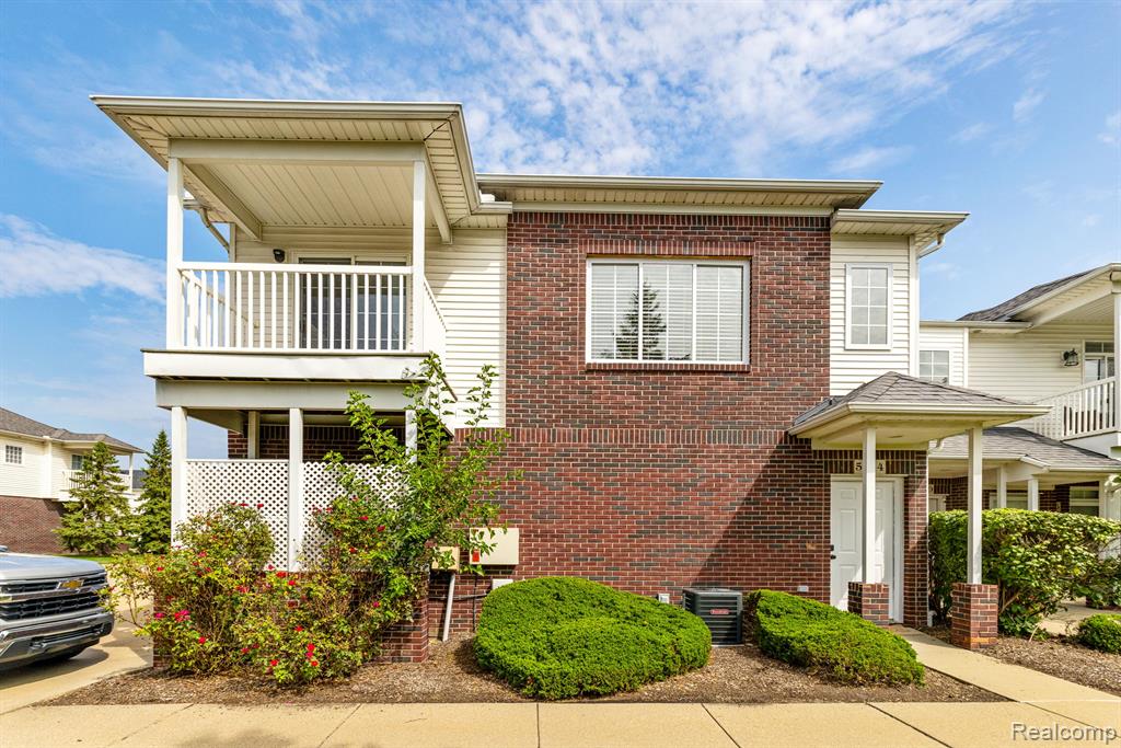 5764 ACORN Lane, 18, Sterling Heights, MI 48314 — Photo 2