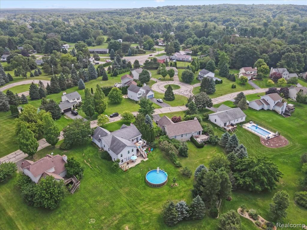 9327 Huron Park Drive, Brighton, MI 48116 — Photo 54