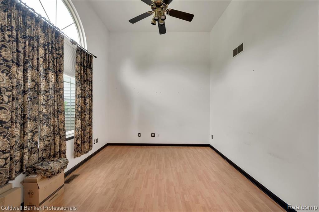604 Carriage Way, Davison, MI 48423 — Photo 13