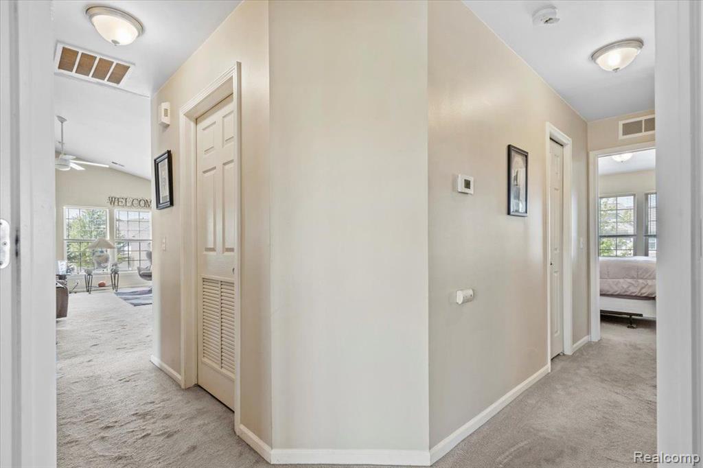 26606 KIRKWAY Circle, Woodhaven, MI 48183 — Photo 16