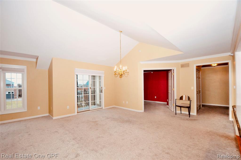 26 Pointe Park Place, 303, Grosse Pointe Park, MI 48230 — Photo 9