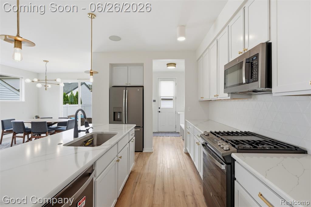 8431 Kenberton Drive, Oak Park, MI 48237 — Photo 7