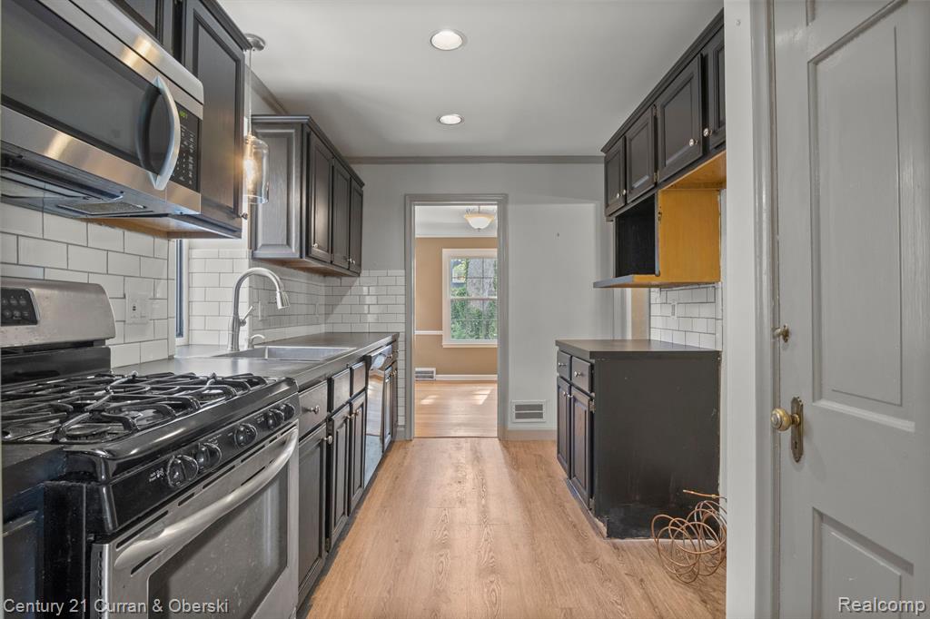 917 N MELBORN Street, Dearborn, MI 48128 — Photo 14
