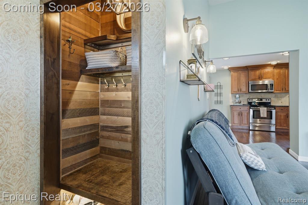 8102 Dungarvin Drive, Grand Blanc, MI 48439 — Photo 5
