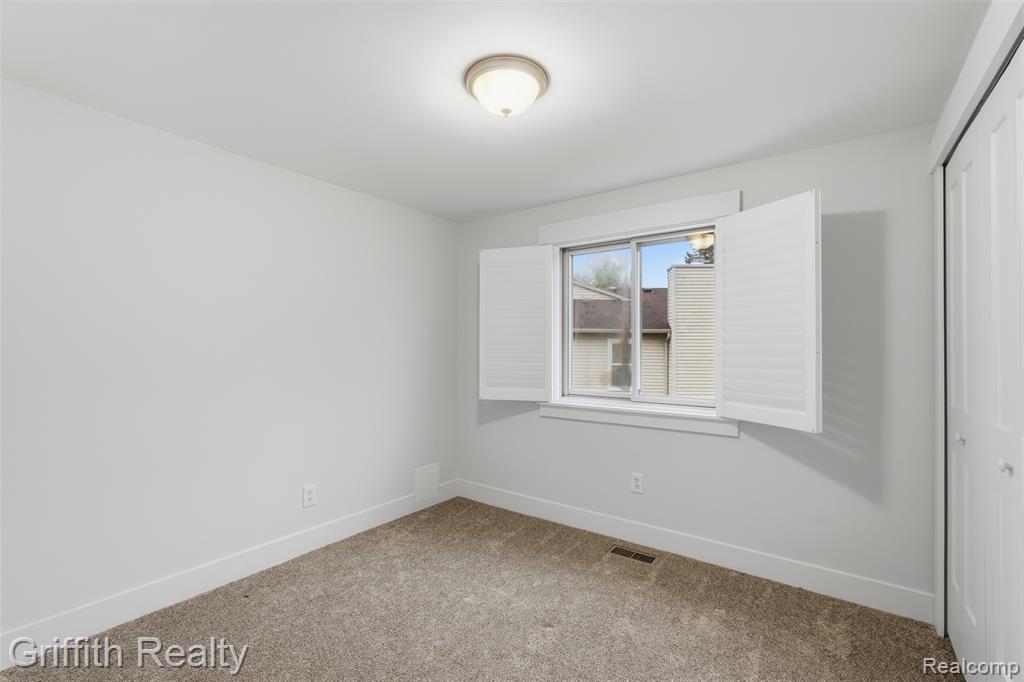 865 Alpine Drive, Brighton, MI 48116 — Photo 17