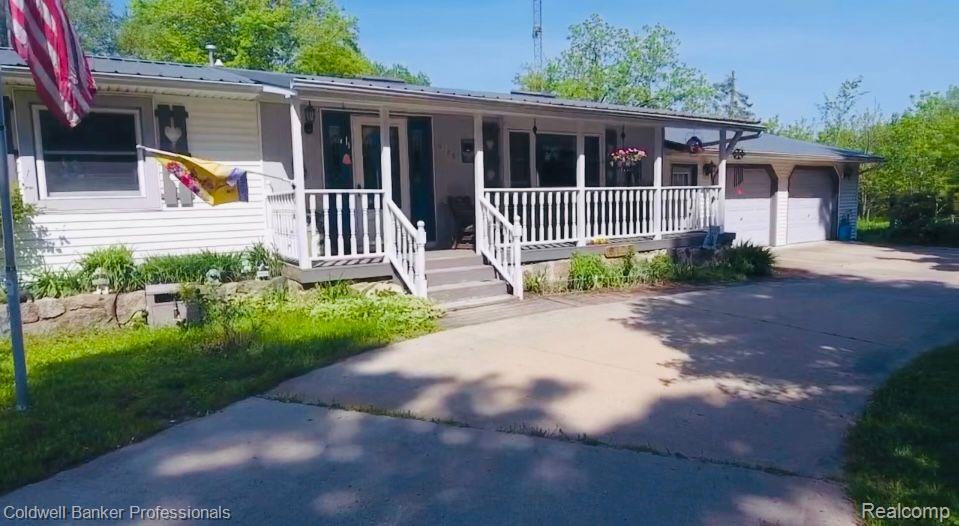 6125 JEFFERSON Road, North Branch, MI 48461 — Photo 2