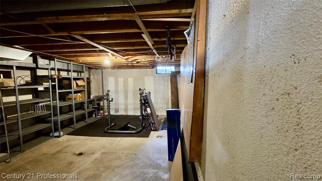 5720 Beauchamp, West Bloomfield, MI — Photo 33