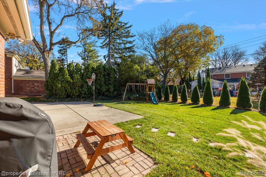 2579 Amberly Road, Bloomfield, MI 48301 — Photo 62