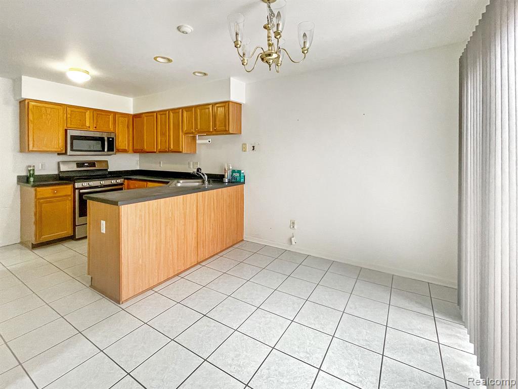 41631 WILD TURKEY Lane, Canton, MI 48188 — Photo 6