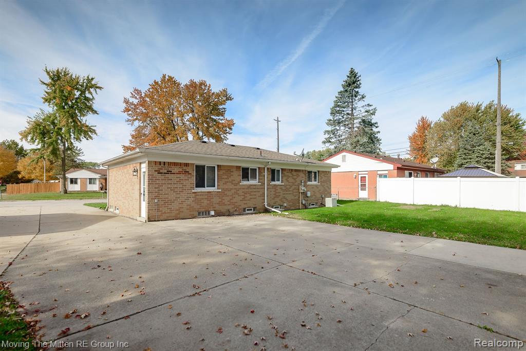 9421 VAN BUREN Street, Van Buren, MI 48111 — Photo 29