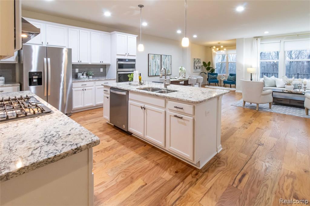 43635 CHANCELLOR LANE, Novi, MI — Photo 4