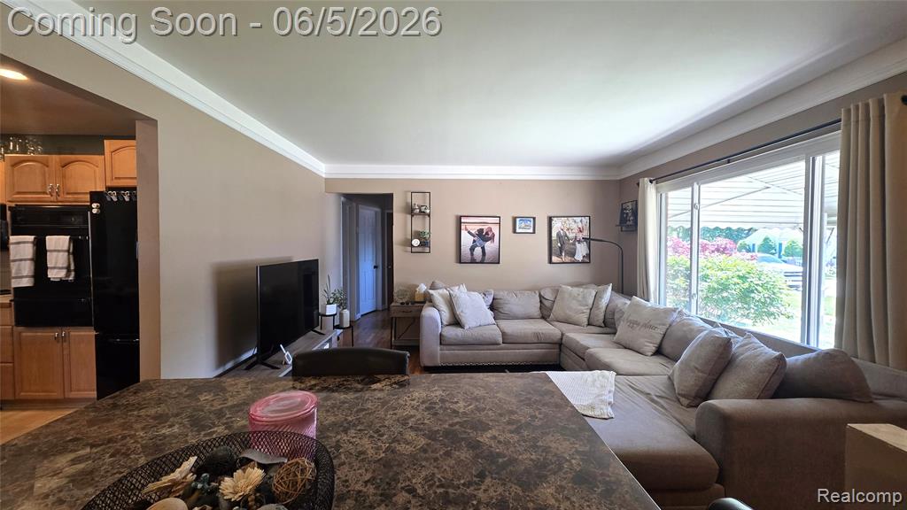 16017 Chestnut Street, Roseville, MI 48066 — Photo 7