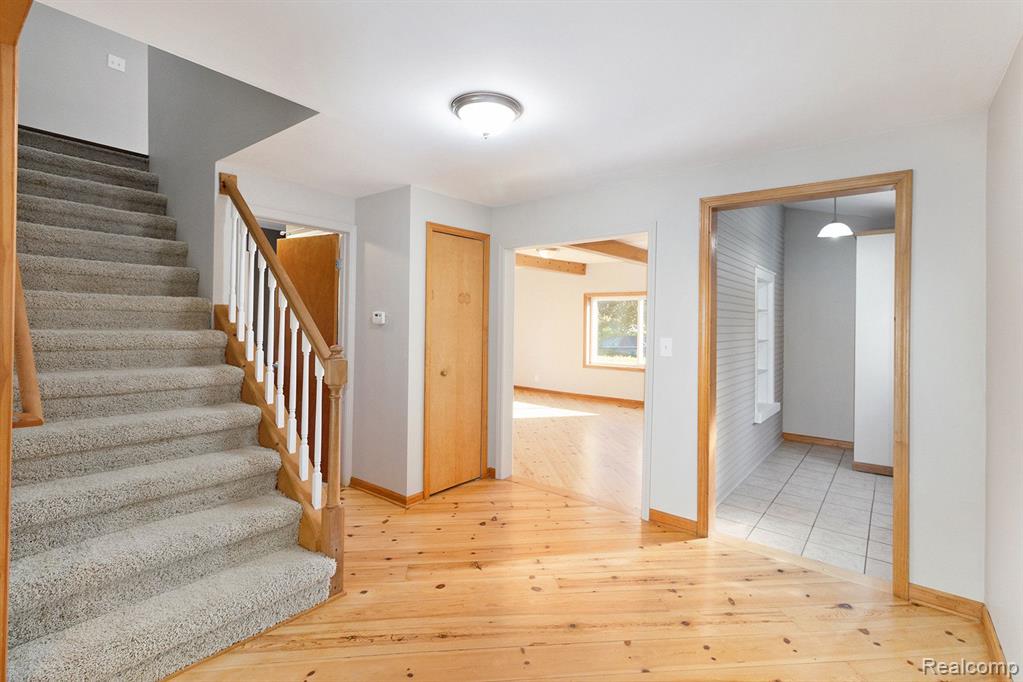 409 FENWICK Street, Holly, MI 48442 — Photo 4